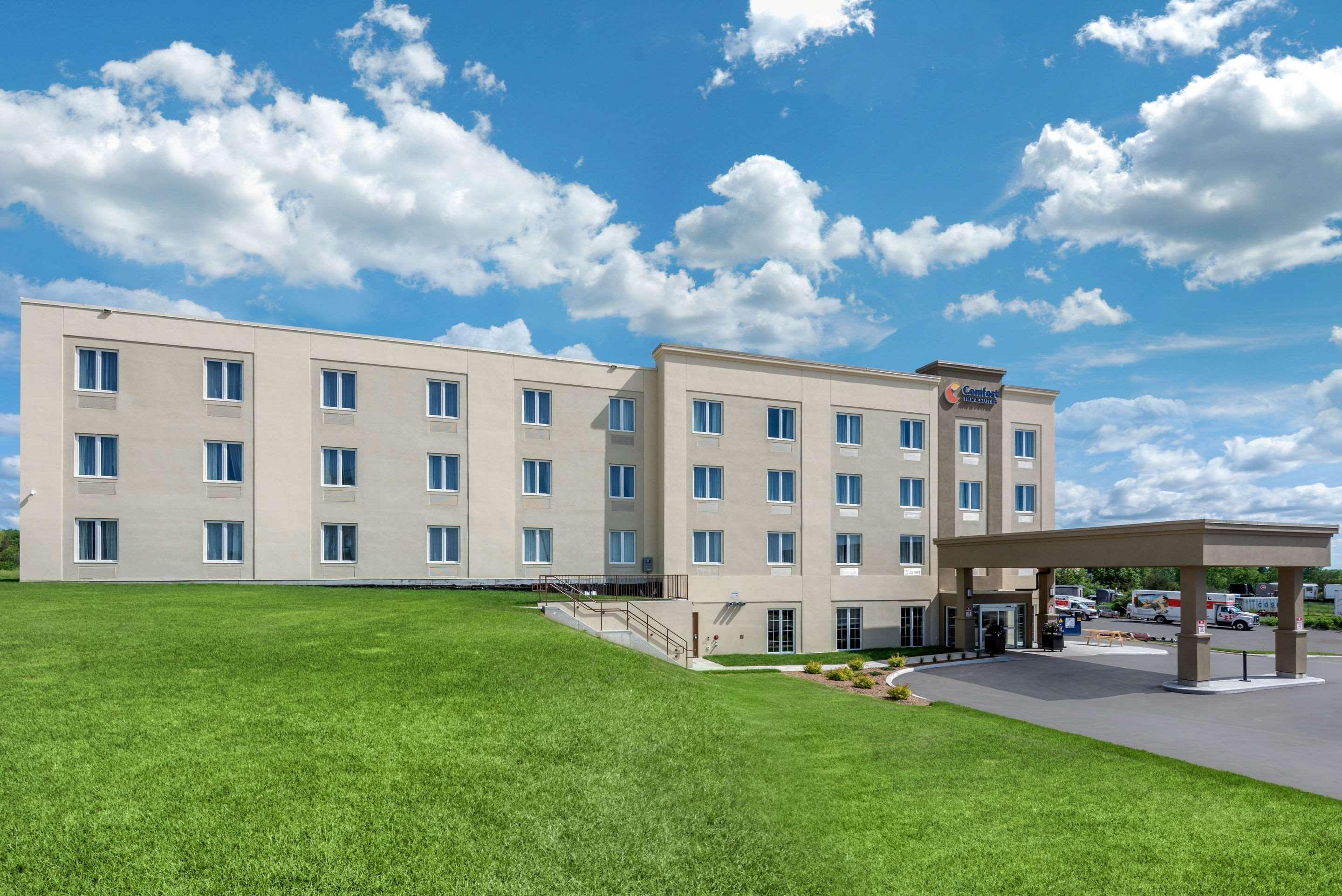 Comfort Inn & Suites Greater Napanee Exterior foto